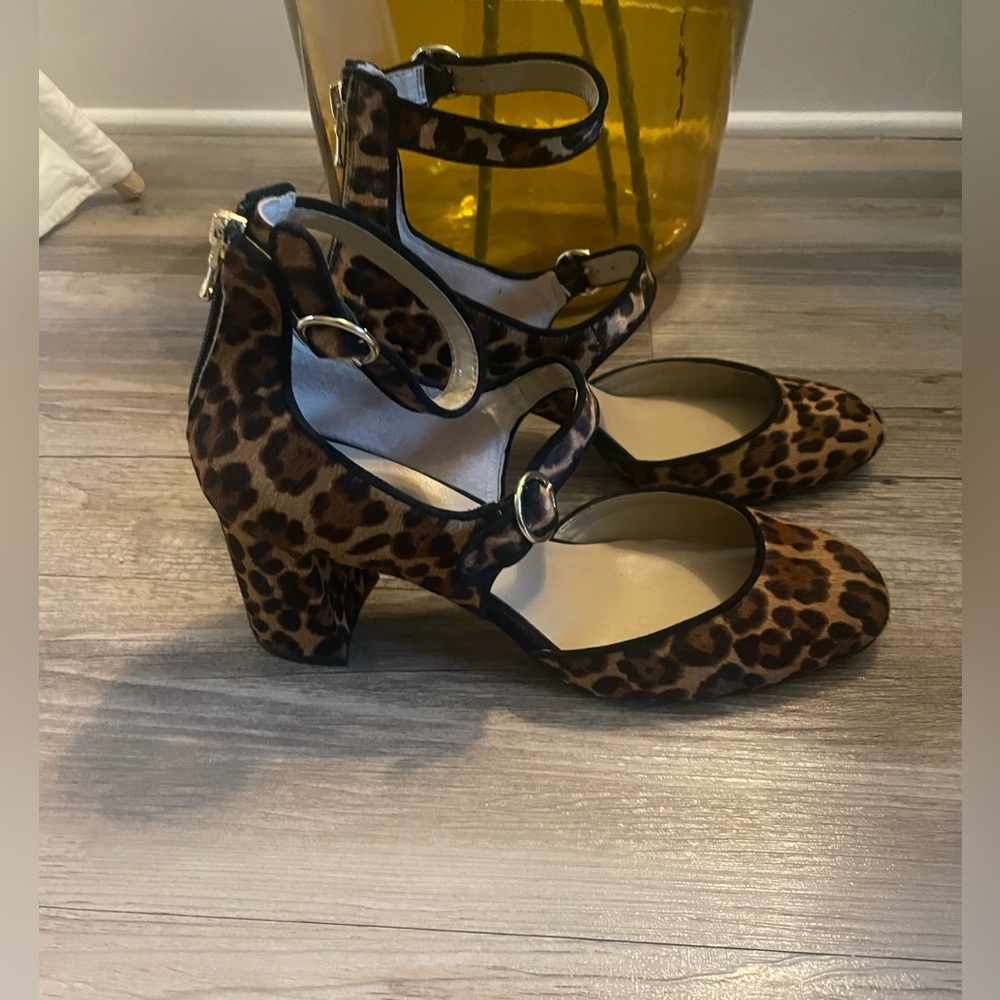 Ann Taylor calf skin leopard print heels